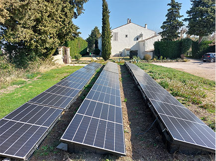 panneaux solaires pour alimenter la Bastide